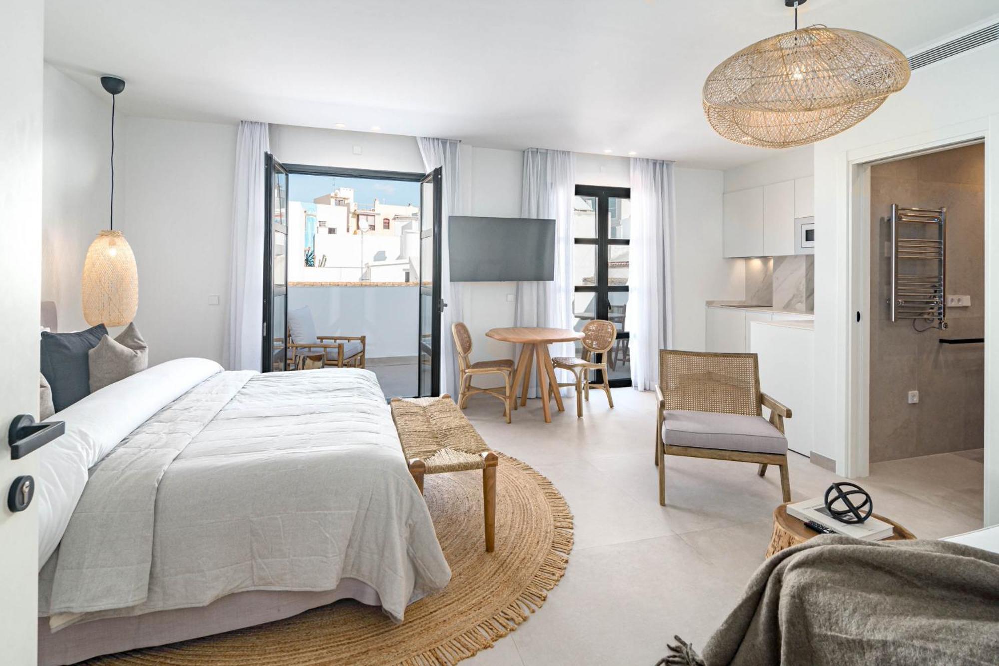 Seaclub Suites 에스테포나 외부 사진
