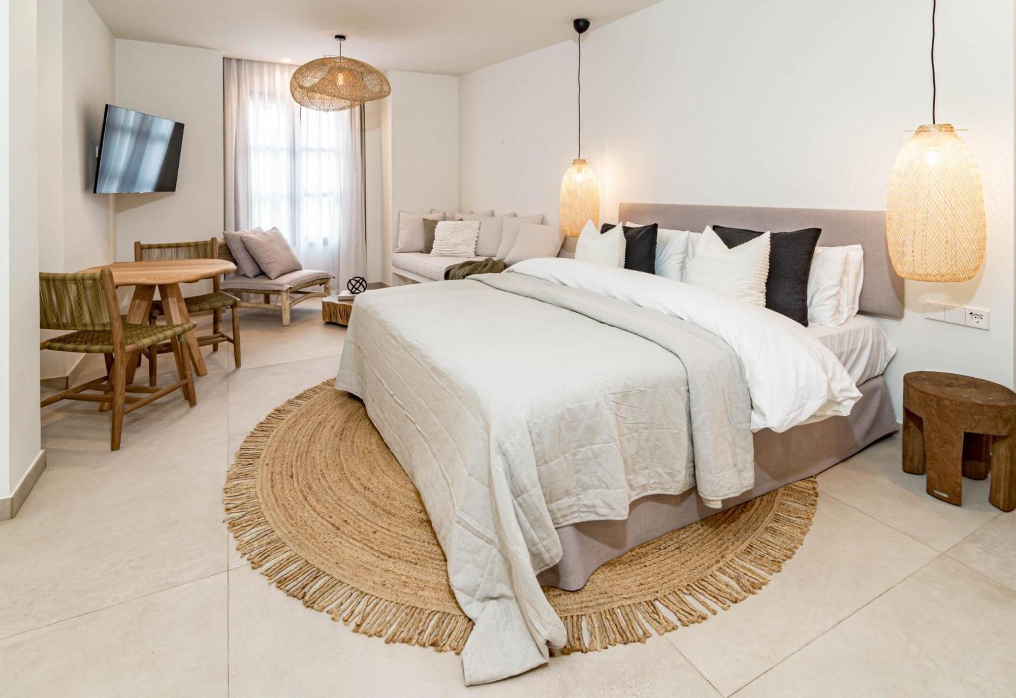 Seaclub Suites 에스테포나 외부 사진