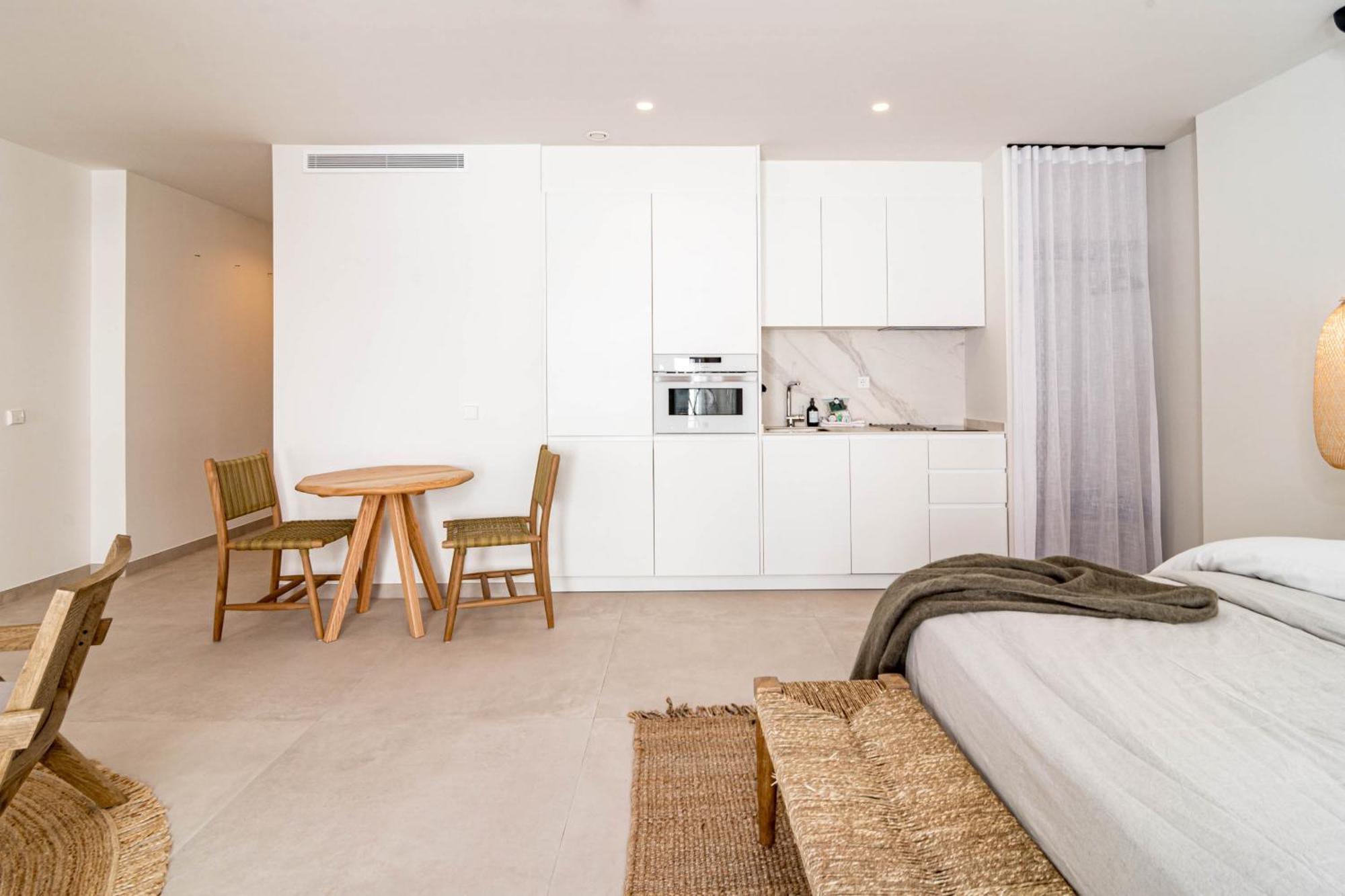 Seaclub Suites 에스테포나 외부 사진