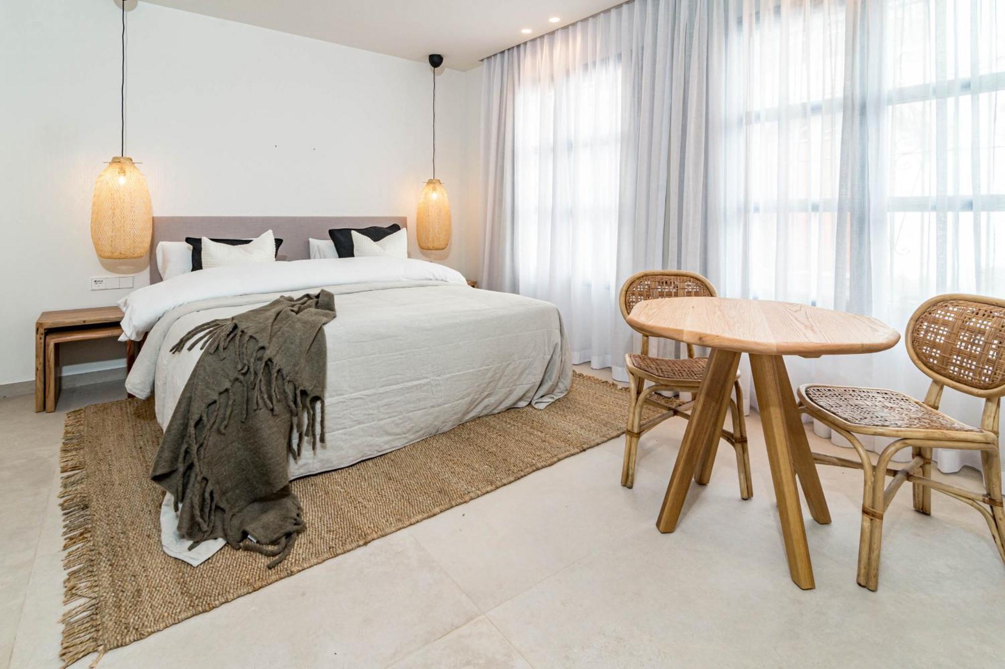 Seaclub Suites 에스테포나 외부 사진