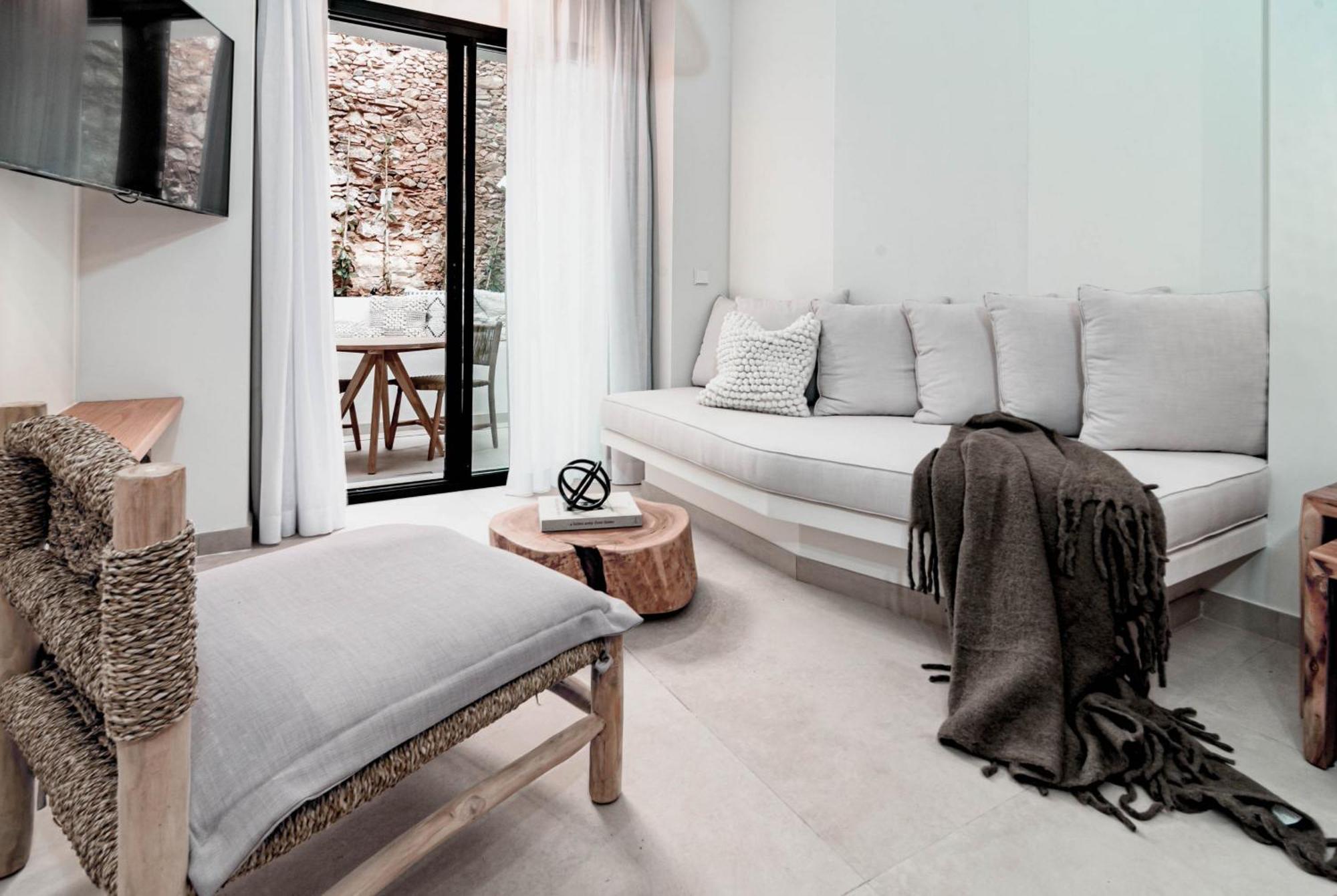 Seaclub Suites 에스테포나 외부 사진